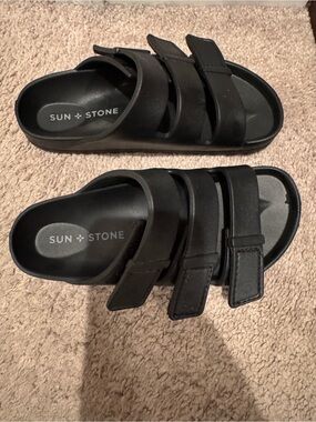 Sun + Stone Kids Black Triple-Strap Slide Sandals with Adjustable Straps Size 2